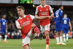 切尔西女足球员科尔晒与女友、新生儿合照，宣布孩子出生