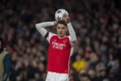 克洛普调侃阿诺德转会皇马传闻，球迷期待队长未来辉煌