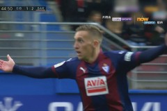 埃弗顿防线迎战利物浦：防守策略调整与应对强敌攻略